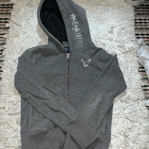 American Eagle zip up
